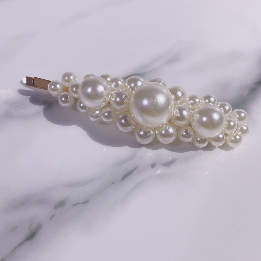 🍬2/$15 Brand New Oversized Faux Pearl Hair Barrette Hair Clip Statement Piece